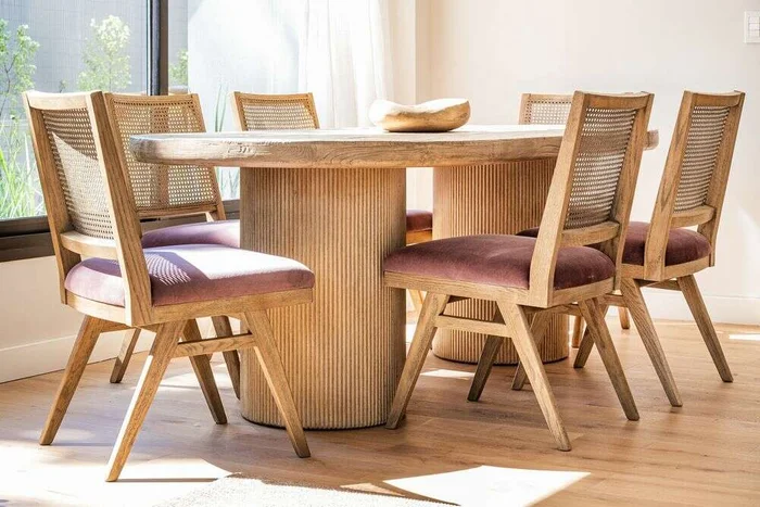 MESA COMEDOR OVAL - 2.20 X 1.05 MTS en Madera natural - Mesas de comedor, Uruguay | La Iberica