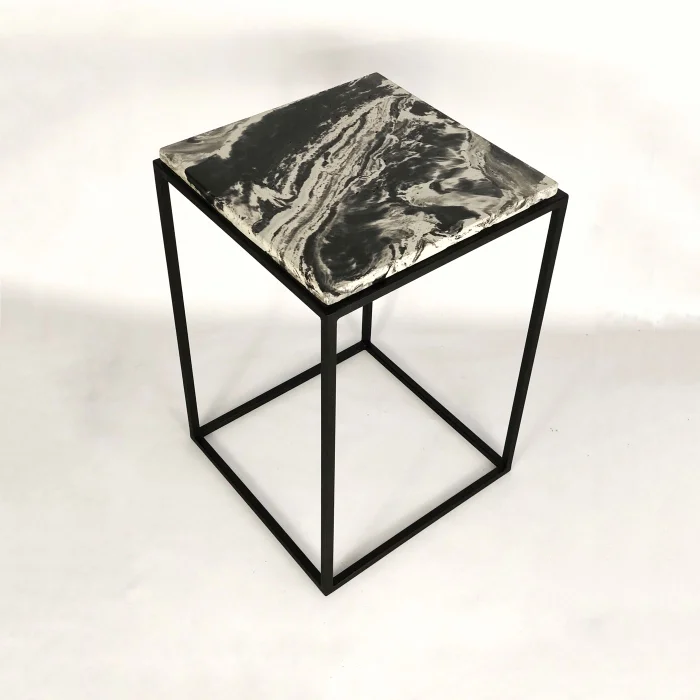 Mesa lateral KAUS en Multicolor - Mesas de arrimo, Uruguay | Mezcla