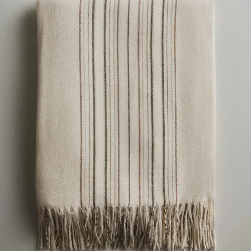 MANTA SUAVE RAYAS - Textiles, Uruguay | Zara Home