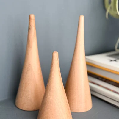 Set de pinitos torneados x 3 en Madera natural - Decoración, Uruguay | Dreams On Time, vista 5