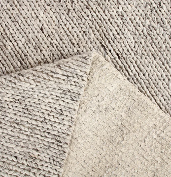 ALFOMBRA LANA ESPIGA GRIS/NATURAL en Gris - Alfombras, Uruguay | Más Infinito Casa