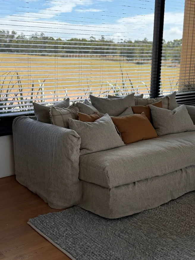 SOFA FIGEAC 2,25M LINO MOUCHETE en Gris - Sillones y sofás, Uruguay | Más Infinito Casa, vista 2