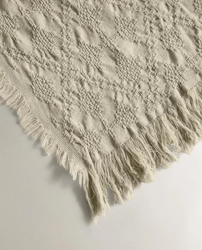 MANTA JACQUARD ROMBOS - Textiles, Uruguay | Zara Home, vista 3