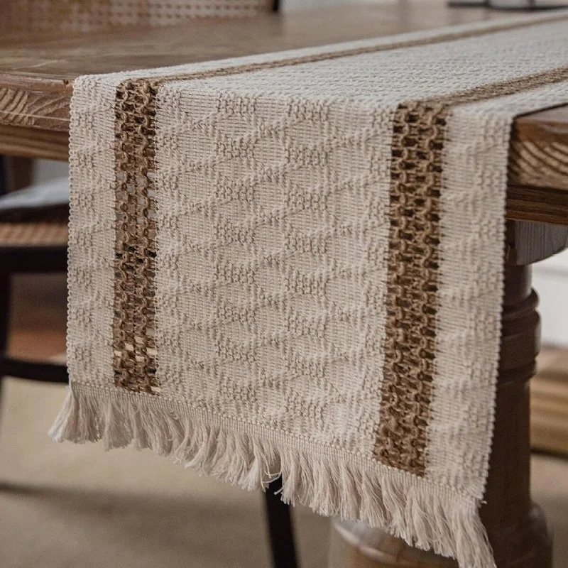 Sendero caminero de mesa líneas marrón 30x180cm en Marrón - Textiles, Uruguay | Buho Store, vista 3