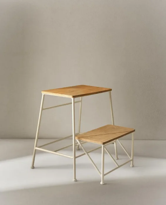 TABURETE ESCALERA MADERA DOS PELDAÑOS - Aparadores y recibidores, Uruguay | Zara Home