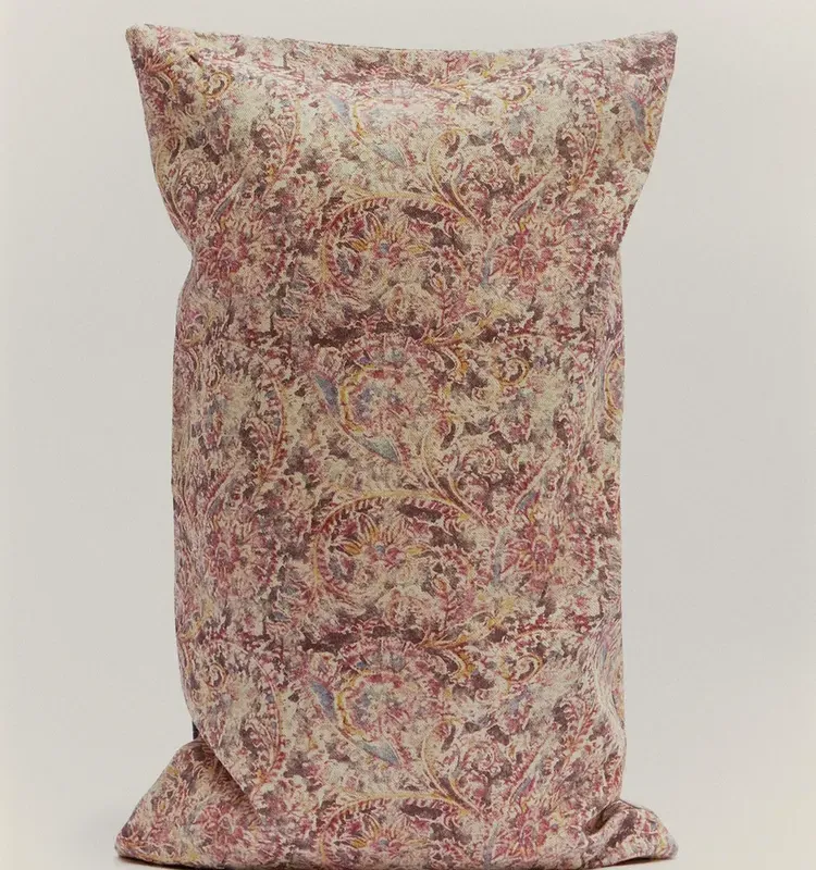 FUNDA COJÍN FLORES en Multicolor - Textiles, Uruguay | Zara Home