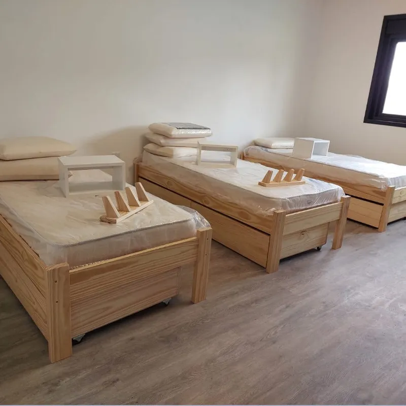 Cama Penina en Madera natural - Dormitorio, Uruguay | Treehouse Deco