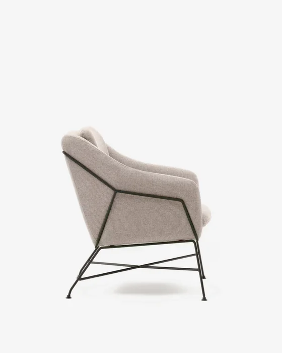 Butaca Brida - beige y patas de acero con acabado negro en Beige - Butacas, banquetas y puffs, Uruguay | Kavehome, vista 7