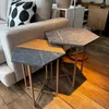 Mesa Lateral Idea (Mármol Gris/Marrón Claro/Pie Dorado) - Mesas de arrimo, Uruguay | Berna home, vista 2 de 7