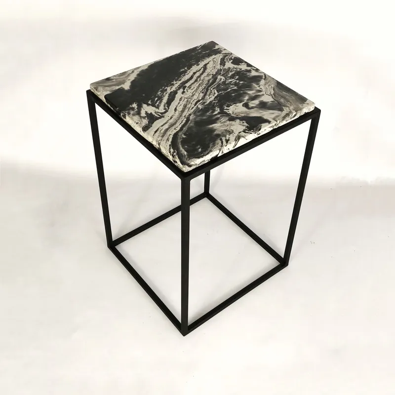 Mesa lateral KAUS en Multicolor - Mesas de arrimo, Uruguay | Mezcla