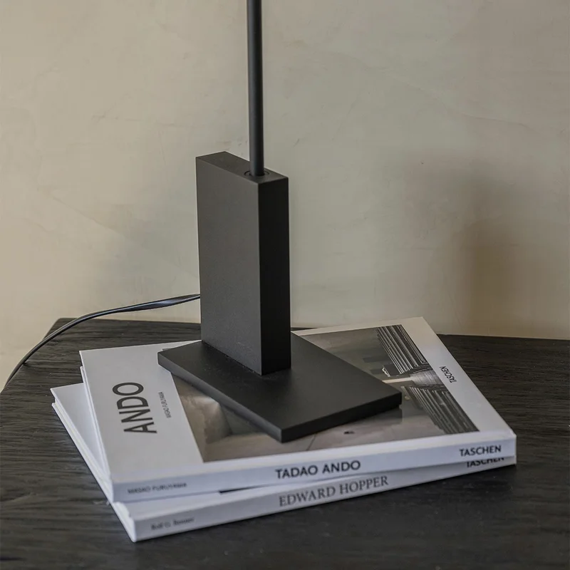 Lámpara de mesa Slim Black en Negro - Lámparas de mesa, Uruguay | De Arcos, vista 3