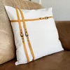 Almohadón con cintos cruzados de cuero - Textiles, Uruguay | Dreams On Time, vista 1 de 2