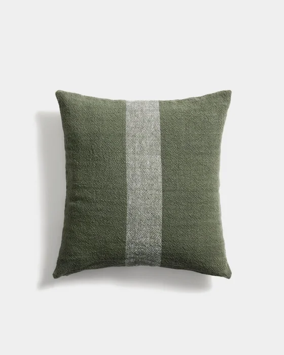 Almohadón Nurei de algodón y lino verde 50 x 50 cm en Verde - Textiles, Uruguay | Kavehome