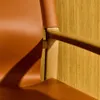 Butaca Jan de fibras de cuero reciclado - marrón claro y madera maciza de fresno con acabado tono natural FSC 100% en Marrón - Butacas, banquetas y puffs, Uruguay | Kavehome, vista 3 de 10