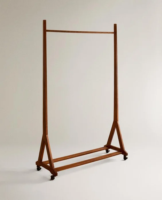 BURRO ROPA MADERA FRESNO en Madera natural - Cómodas, Uruguay | Zara Home, vista 3