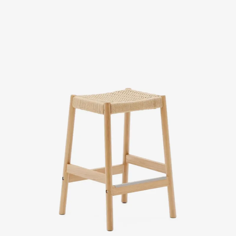 Taburete Yalia de madera maciza de roble con acabado natural y cuerda altura 65 cm FSC100% en Madera natural - Butacas, banquetas y puffs, Uruguay | Kavehome