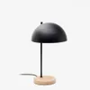 Lámpara de mesa Catlar de madera de fresno y metal - con acabado pintado negro en Negro - Lámparas de mesa, Uruguay | Kavehome, vista 1 de 7