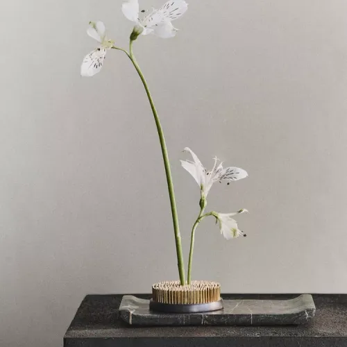SOPORTE FLORES KENZAN - Jarrones, Uruguay | Zara Home
