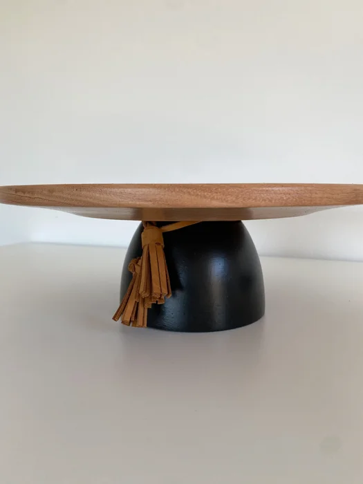 Pie de torta alta base negra y flecos – 30cm - Decoración, Uruguay | Dreams On Time
