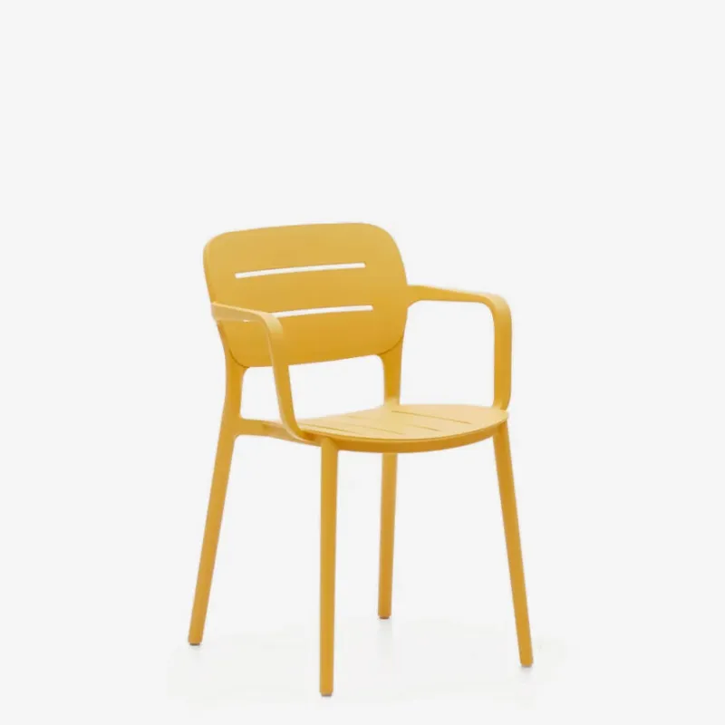 Silla de exterior apilable Morella - mostaza en Beige - Sillas, Uruguay | Kavehome