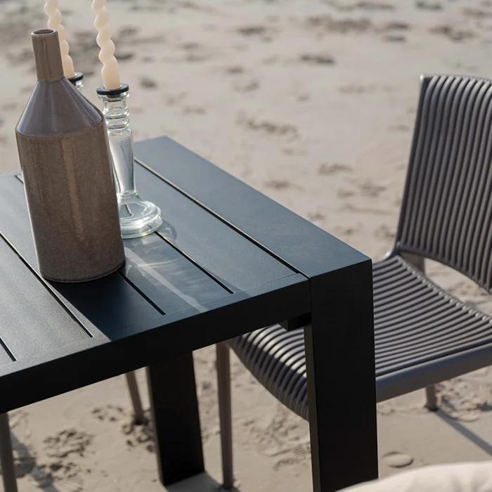 Mesa de exterior Rhodas - 70x70cm en Negro - Mesas de living, Uruguay | Walnut, vista 3