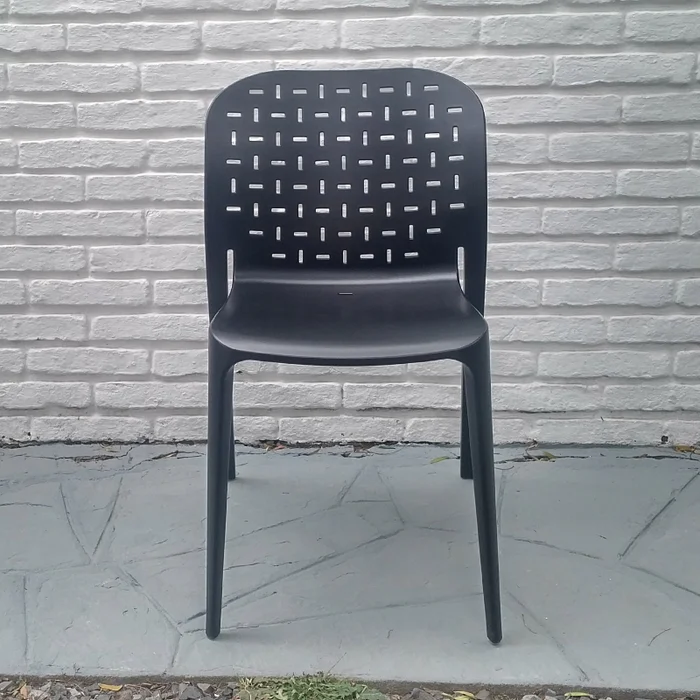 A-Buso | Favaretto & Partners en Negro - Sillas, Uruguay | Mad for Modern, vista 3
