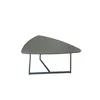MESA CENTRO TRIANGULAR - PRODUCTO CON DETALLES - en Gris - Mesas de living, Uruguay | Champagne Home, vista 2 de 5