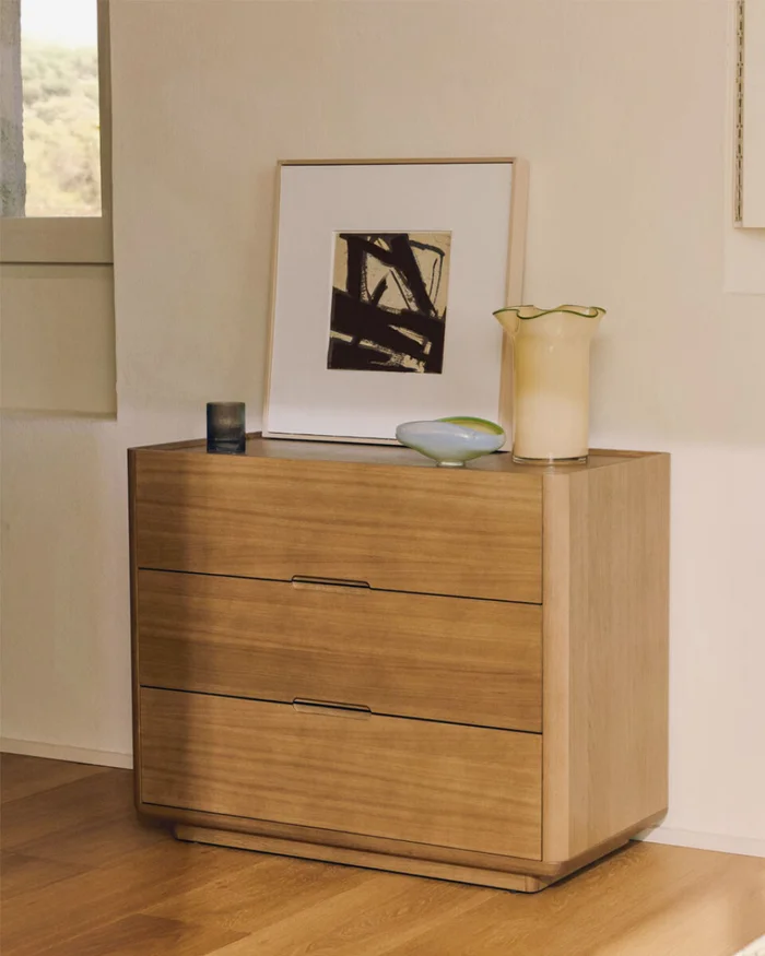 Cómoda Arelida de chapa y madera maciza de roble acabado marrón claro 100 x 80 cm en Marrón - Cómodas, Uruguay | Kavehome, vista 2