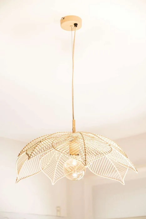 LAMPARA DE TECHO PETALOS - NUDE en Beige - Lámparas colgantes, Uruguay | La Iberica