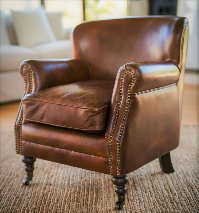 BERGERE CUERO ITALIANO ENVEJECIDO CON TACHAS en Marrón - Sillones y sofás, Uruguay | La Iberica, vista 9