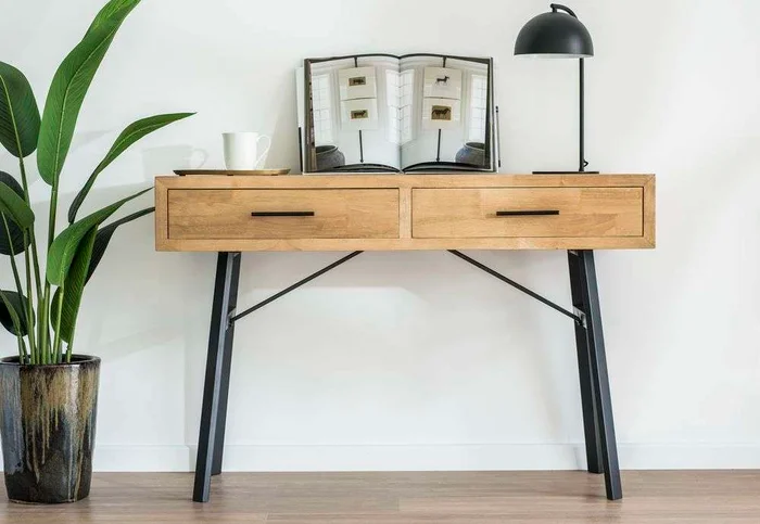 LAMPARA DE MESA CAPELINA - BLACK en Negro - Lámparas de mesa, Uruguay | La Iberica, vista 2