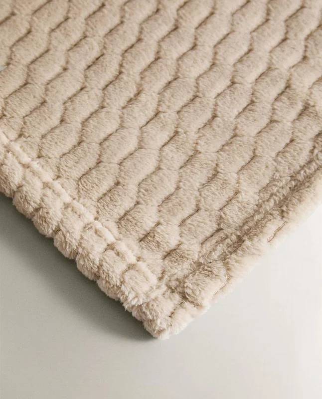 MANTA POLAR TEXTURA - Textiles, Uruguay | Zara Home, vista 3