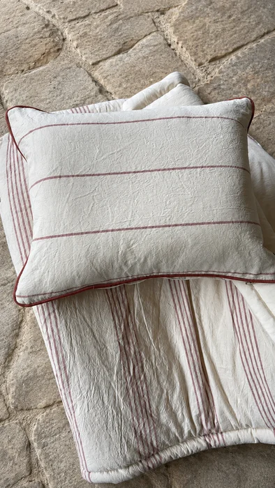 Almohadón Stripe Rojo - Textiles, Uruguay | Decilo con Alma, vista 3