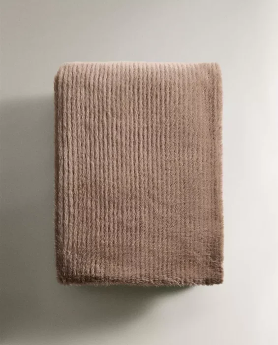 MANTA PELO TEXTURA LÍNEAS - Textiles, Uruguay | Zara Home, vista 5