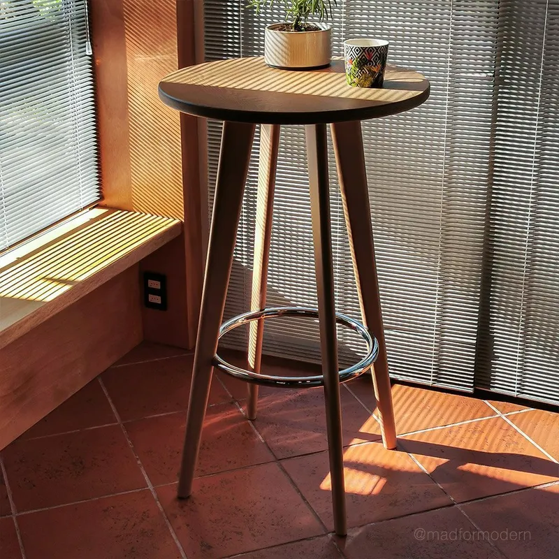 Haut Bar Table | estilo Jean Prouvé en Madera natural - Mesas de comedor, Uruguay | Mad for Modern