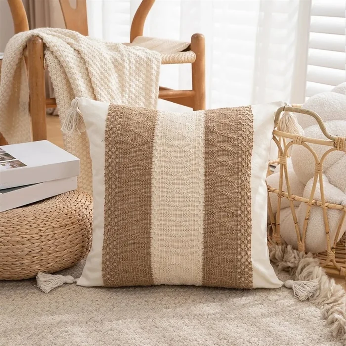ALMOHADON CON TEJIDO 45x45CM NATURAL/BLANCO en Blanco - Textiles, Uruguay | Decohogar, vista 3