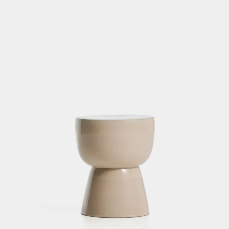 Mesa auxiliar exterior Mesquida de cerámica con acabado terracota glaseado Ø 35 cm - con acabado crudo glaseado Ø 36 cm en Beige - Mesas de arrimo, Uruguay | Kavehome