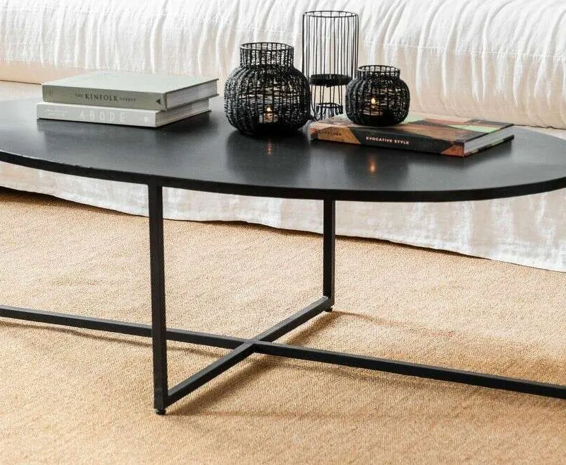 MESA OVAL - TOTAL BLACK en Negro - Mesas de living, Uruguay | La Iberica