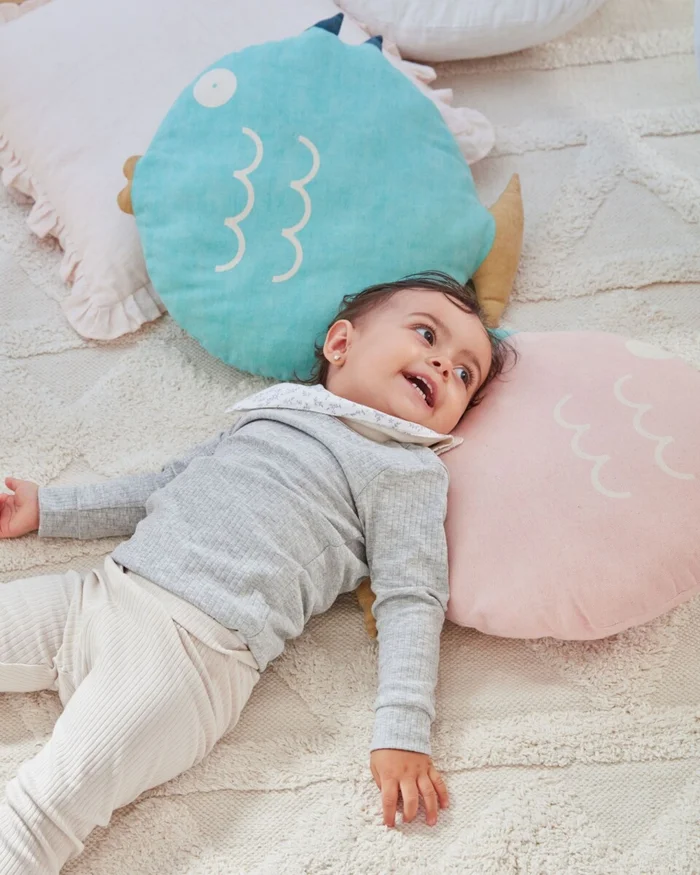 Almohadón en forma de pez Delmare 100% algodón - rosa Ø 45 cm en Multicolor - Textiles, Uruguay | Kavehome, vista 2