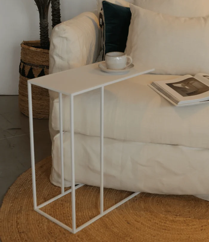 MESA LATERAL BLOMUS FERA en Blanco - Mesas de arrimo, Uruguay | Más Infinito Casa, vista 2