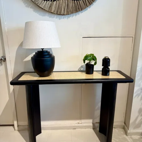 Recibidor curvo con esterilla - Muebles para TV, Uruguay | FMB