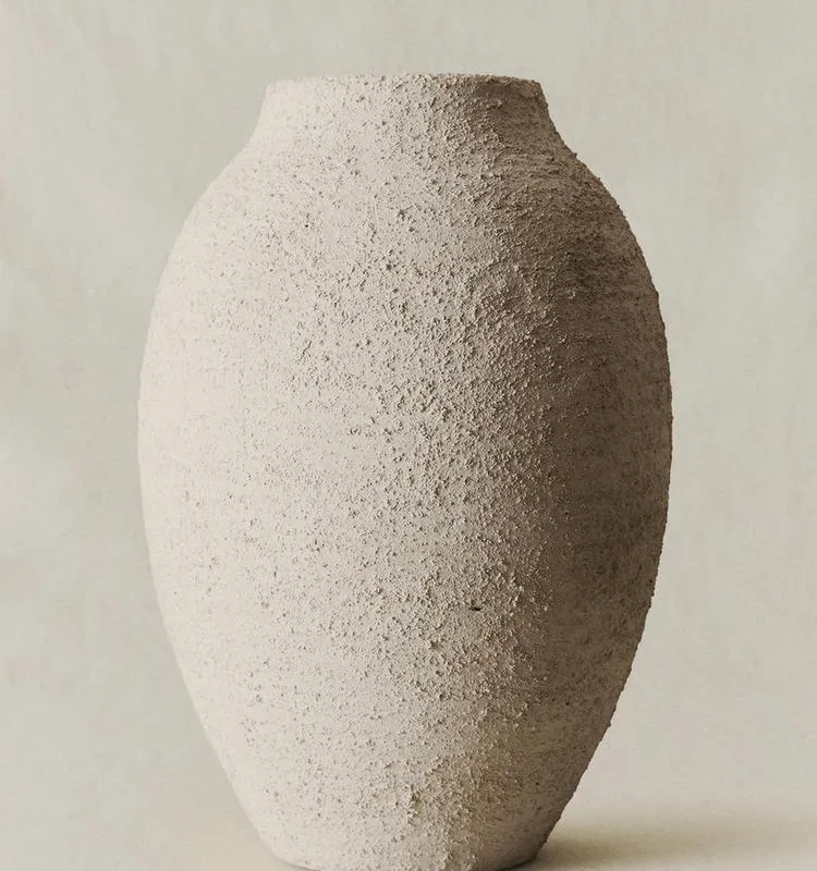 JARRÓN CERÁMICA RUGOSO en Blanco - Jarrones, Uruguay | Zara Home