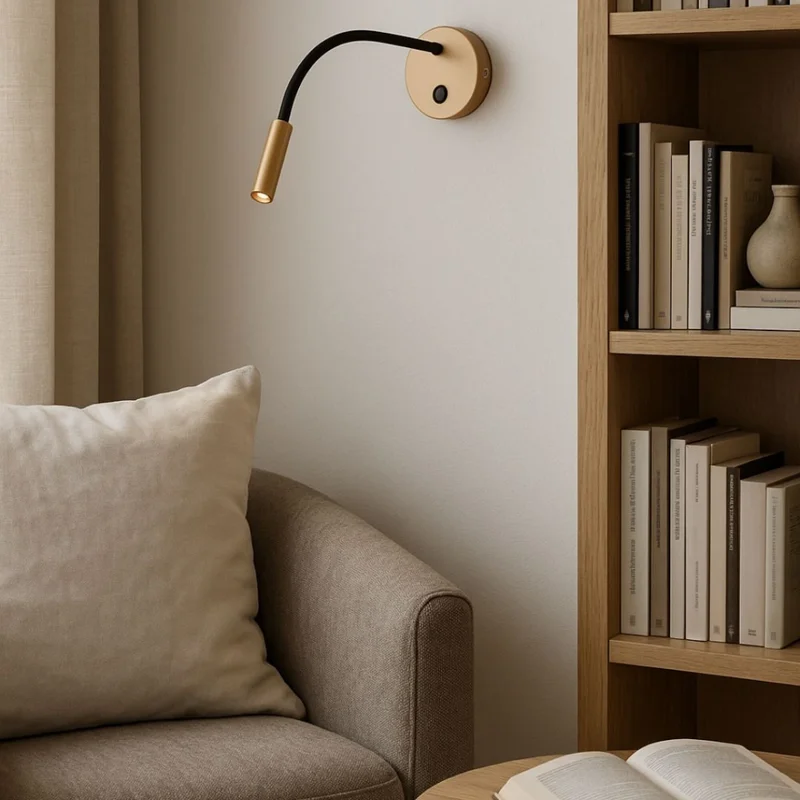 Portátil led de pared con SPOT móvil y brazo flexible - DORADA en Amarillo - Lámparas de mesa, Uruguay | Iluminica, vista 3