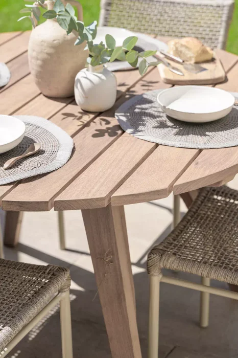 Mesa Timbó en Madera natural - Mesas de comedor, Uruguay | Balcony