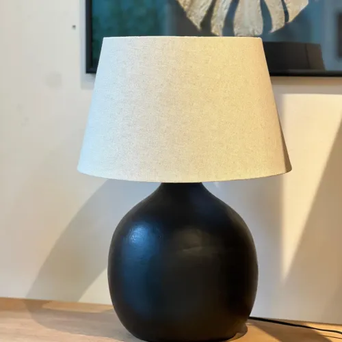 Lampara Sofia negra en Negro - Lámparas de mesa, Uruguay | FMB
