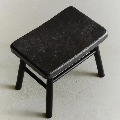 TABURETE MARTILLADO MINI MADERA en Marrón - Sillas, Uruguay | Zara Home