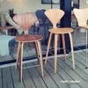 Cherner Bar Stool | Norman Cherner en Negro - Butacas, banquetas y puffs, Uruguay | Mad for Modern, vista 1 de 2