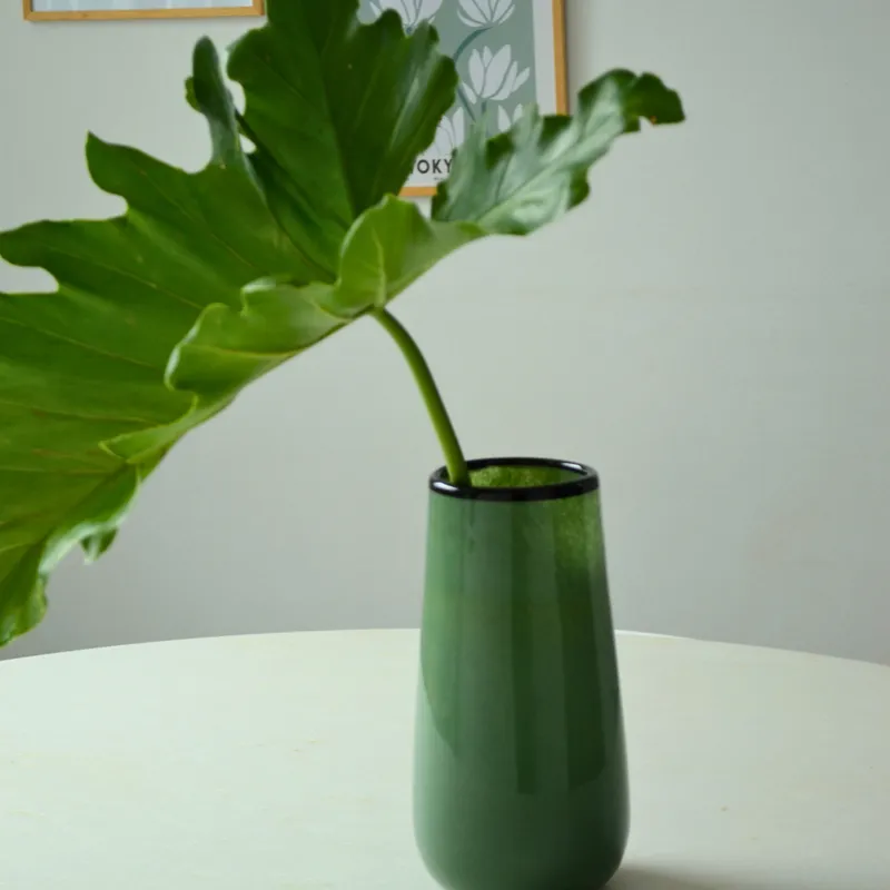 Florero AY 02 en Verde - Jarrones, Uruguay | Dos Orillas Casa