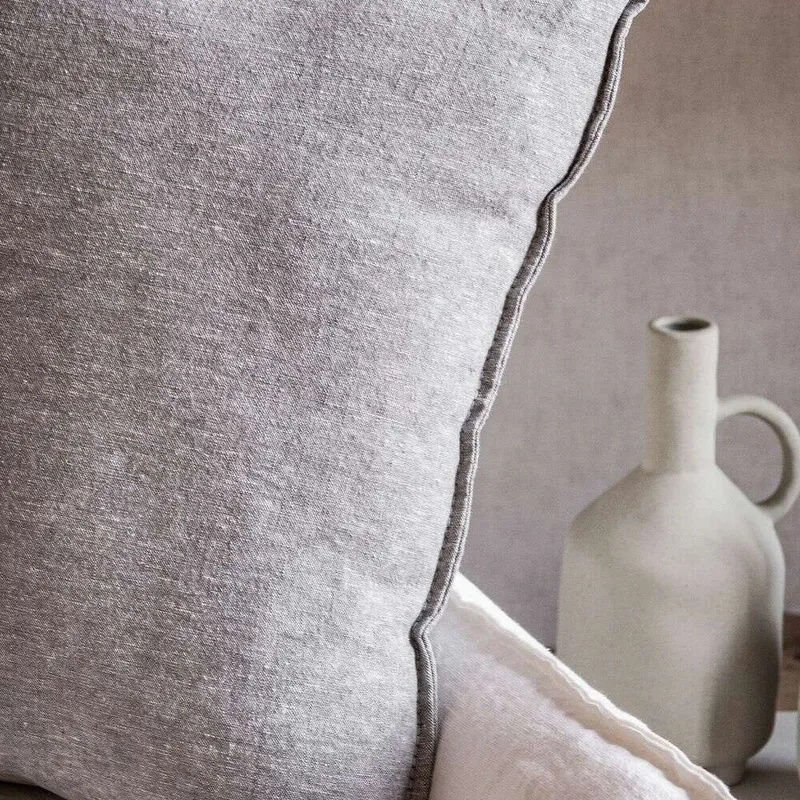 ALMOHADON PAZ - LINO GRIS CLARO - 55 X 55 en Gris - Textiles, Uruguay | La Iberica
