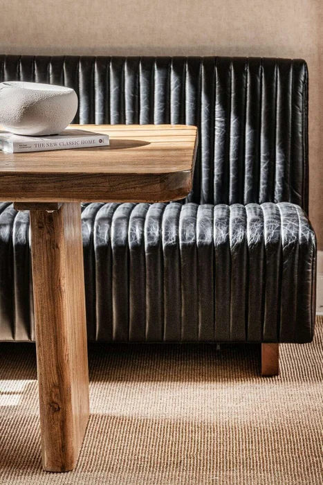SILLON DE COMEDOR FERRARO - CUERO ITALIANO NEGRO - 1.53 MTS en Negro - Sillones y sofás, Uruguay | La Iberica, vista 7